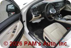Vehicle photo 8