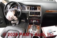 Vehicle photo 12