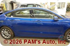 Vehicle photo 3