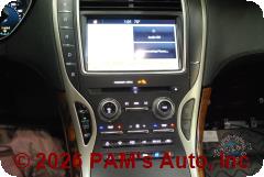 Vehicle photo 13