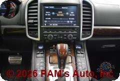Vehicle photo 13