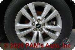 Vehicle photo 9
