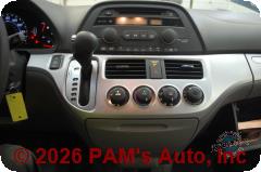 Vehicle photo 13