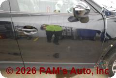 Vehicle photo 3