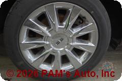 Vehicle photo 9