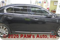 Vehicle photo 3