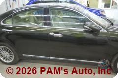 Vehicle photo 3