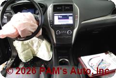 Vehicle photo 15