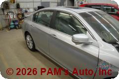 Vehicle photo 3