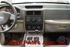 Vehicle photo 14