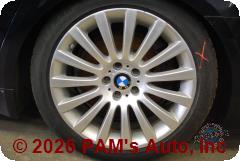 Vehicle photo 9