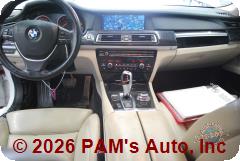 Vehicle photo 14