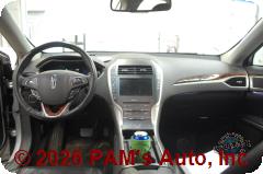 Vehicle photo 14