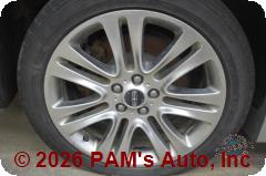 Vehicle photo 9