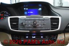 Vehicle photo 13