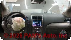 Vehicle photo 14
