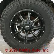 Vehicle photo 9