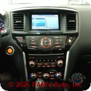 Vehicle photo 13