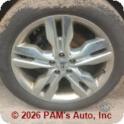 Vehicle photo 9