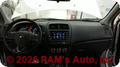 Vehicle photo 14