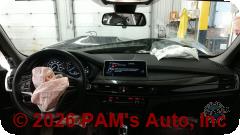 Vehicle photo 14