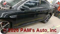 Vehicle photo 7