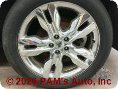 Vehicle photo 9