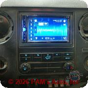 Vehicle photo 13