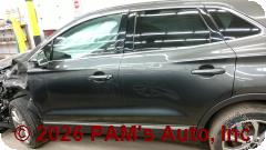 Vehicle photo 7