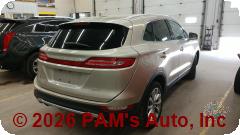 Vehicle photo 5