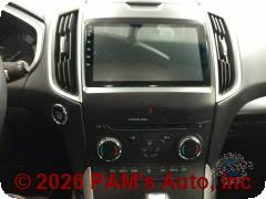 Vehicle photo 13