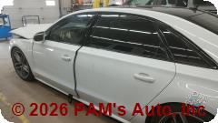 Vehicle photo 7