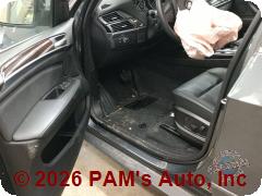 Vehicle photo 10