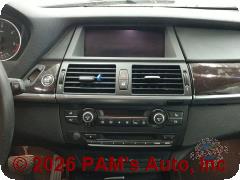Vehicle photo 13