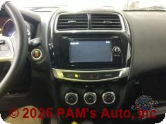 Vehicle photo 13