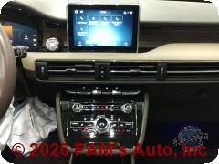 Vehicle photo 13