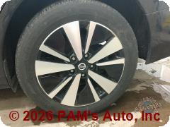 Vehicle photo 9