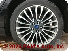 Vehicle photo 9