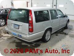 Vehicle photo 4