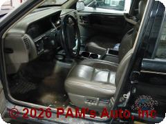 Vehicle photo 5