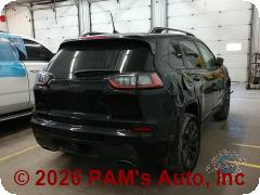 Vehicle photo 3