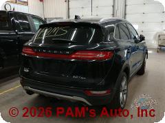 Vehicle photo 3
