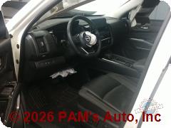 Vehicle photo 7