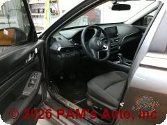 Vehicle photo 7