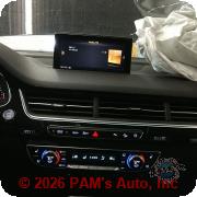 Vehicle photo 10