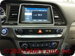 Vehicle photo 10