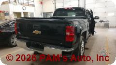 Vehicle photo 3