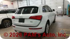 Vehicle photo 3