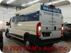Vehicle photo 4