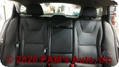Vehicle photo 8